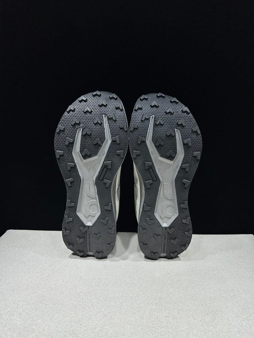 On Cloudultra 3 (Colorway 3)