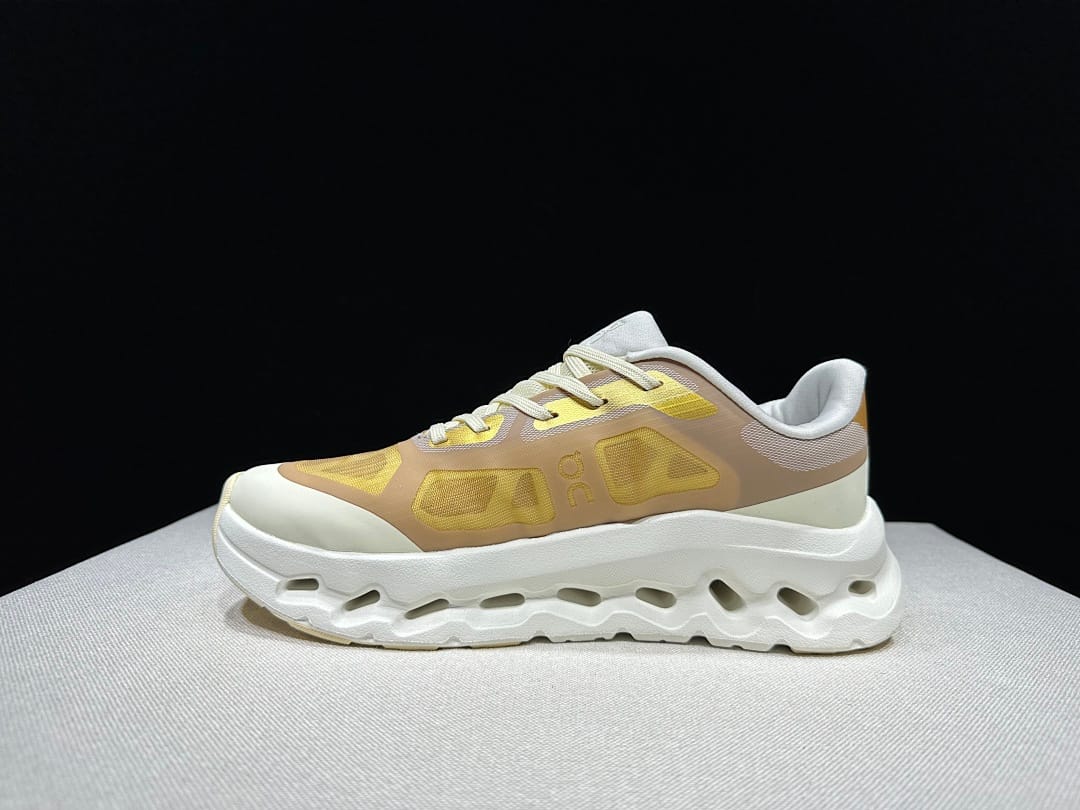 On Cloudtilt Remix (Colorway 11)