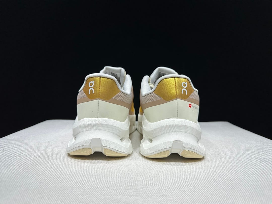 On Cloudtilt Remix (Colorway 11)