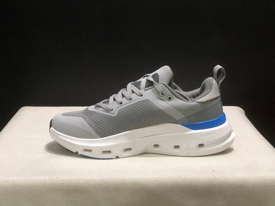 On Cloudpulse Next (Colorway 2)
