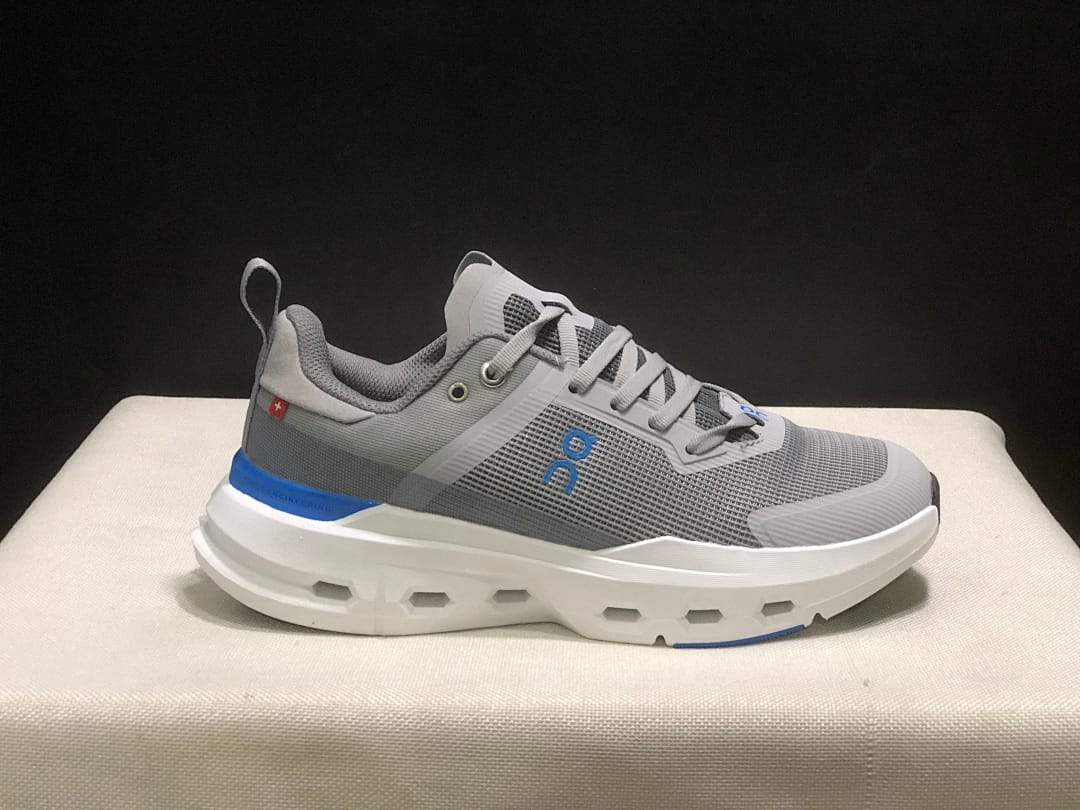 On Cloudpulse Next (Colorway 2)
