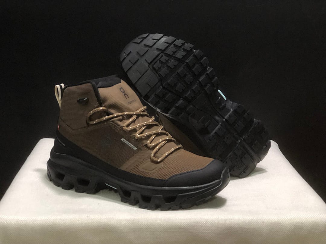 On Cloudrock Low WP (Colorway 5)