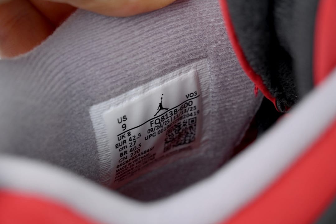 Air Jordan 4 Retro Toro Bravo (Colorway 2)