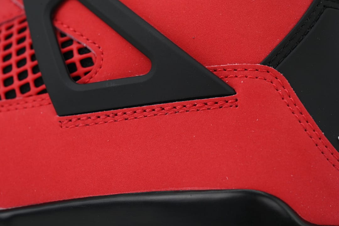 Air Jordan 4 Retro Toro Bravo (Colorway 2)
