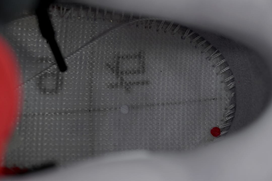 Air Jordan 4 Retro Toro Bravo (Colorway 2)
