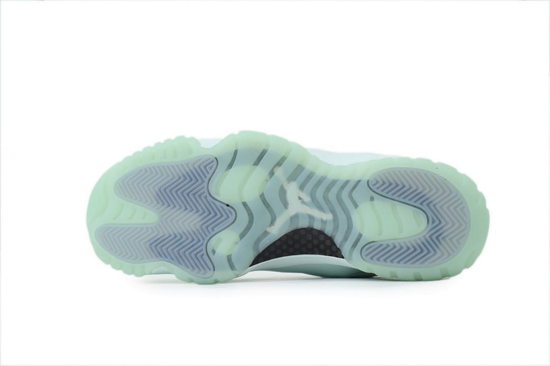 Air Jordan 11 Retro Low x OFF White Low Limited Edition