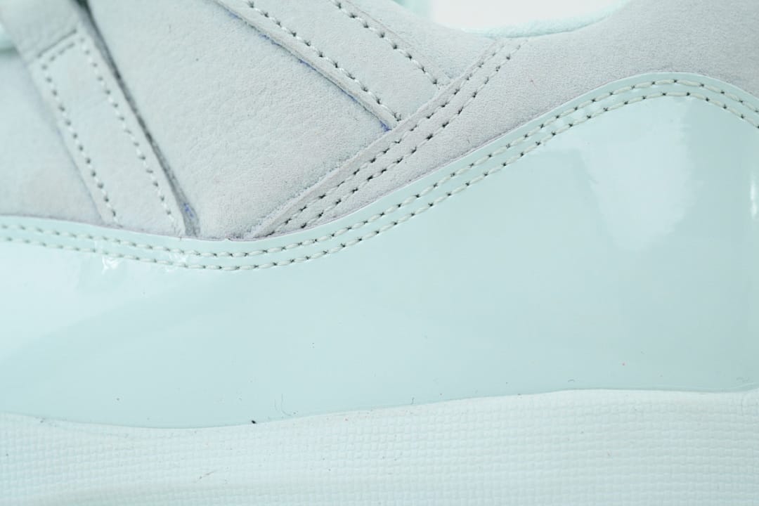 Air Jordan 11 Retro Low x OFF White Low Limited Edition