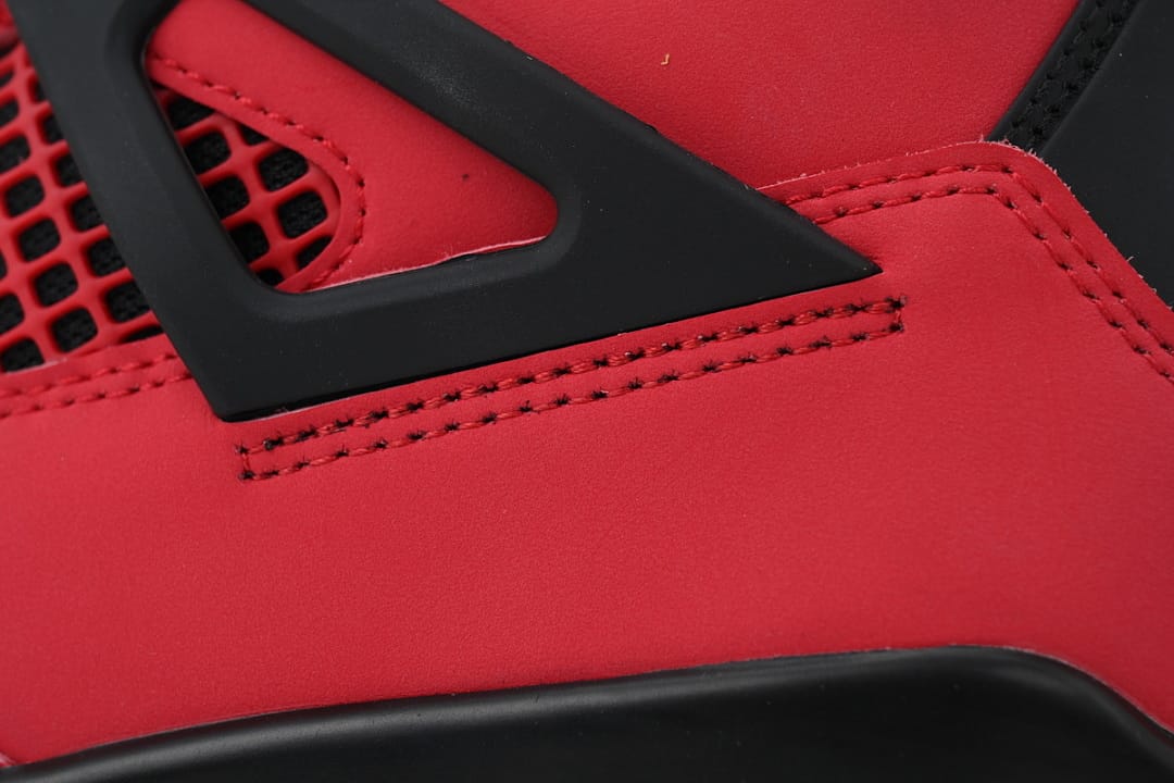 Air Jordan 4 Retro Toro Bravo