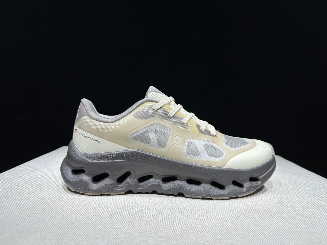 On Cloudtilt Remix (Colorway 5)