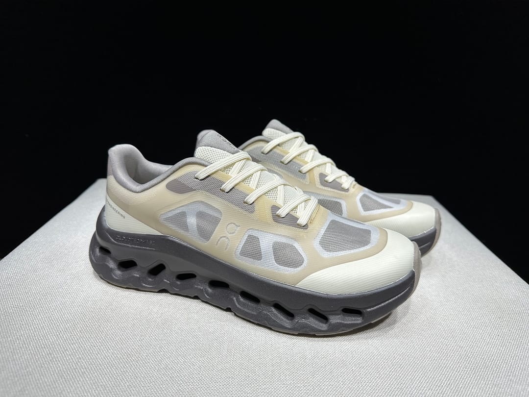 On Cloudtilt Remix (Colorway 5)