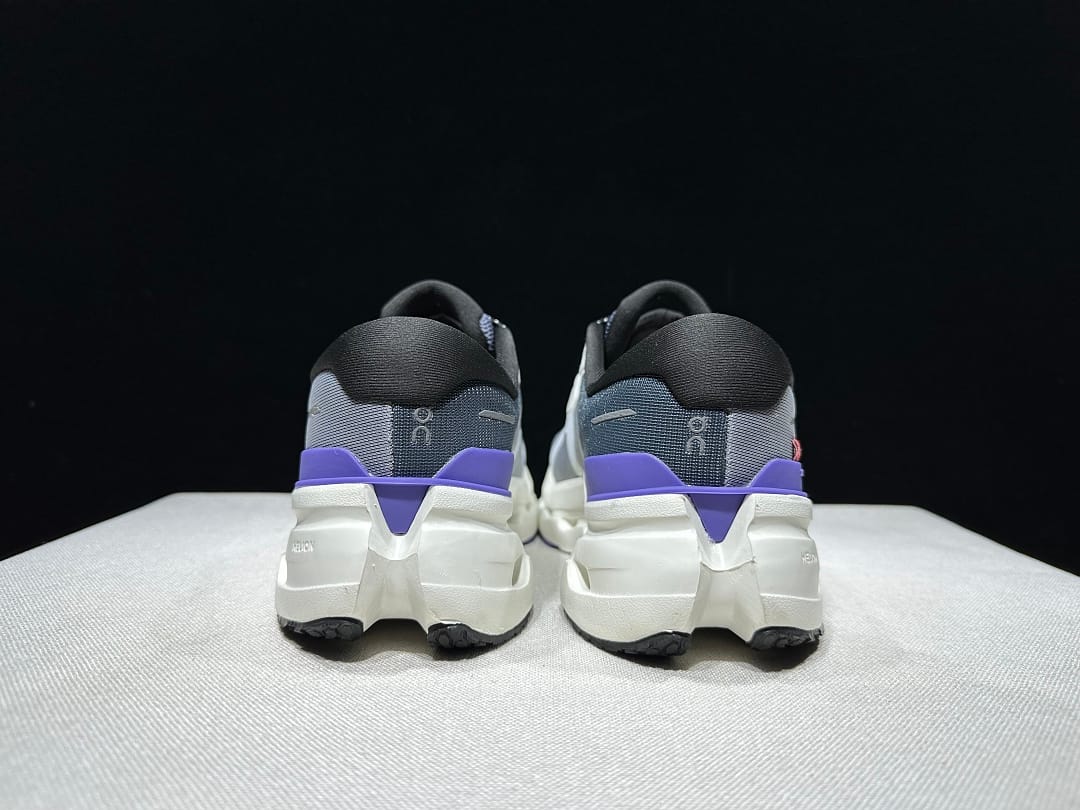 On Cloudrunner 3 (Colorway 2)
