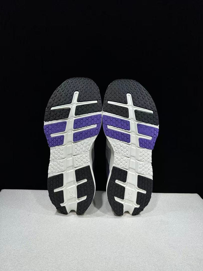 On Cloudrunner 3 (Colorway 2)
