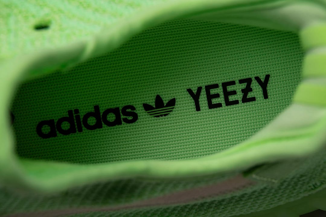Yeezy Boost 350 V2 A8 Glow In The Dark