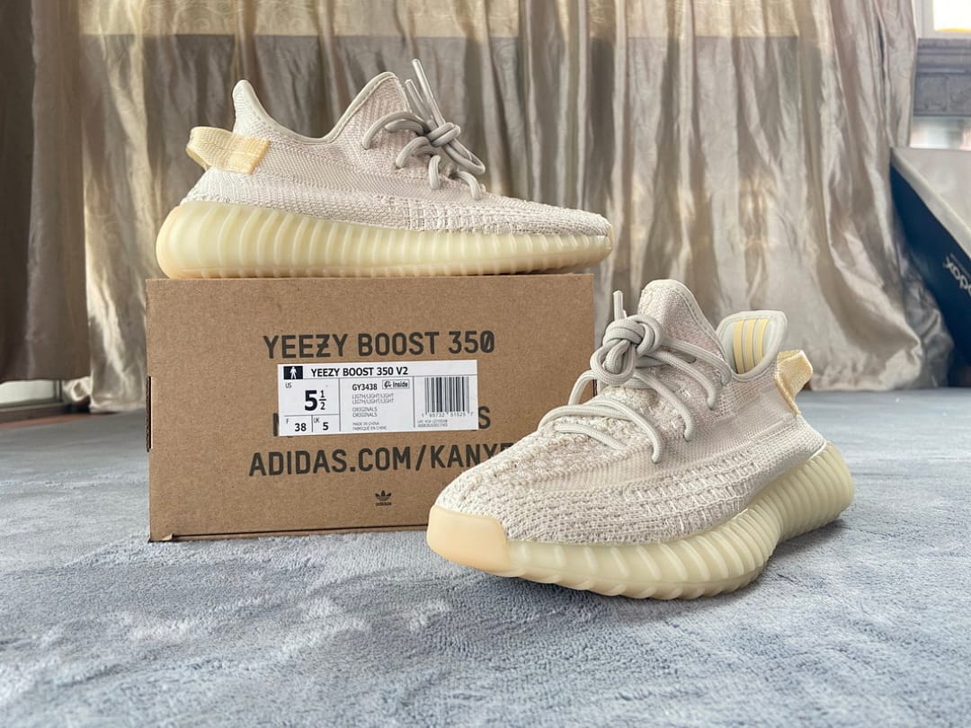 Yeezy Boost 350 V2 A8 Lundmark UV