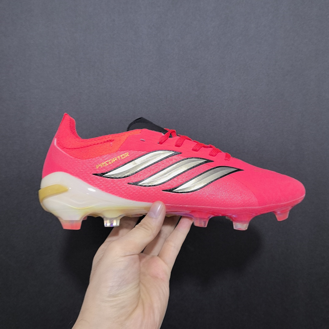 Adidas Predator 26 V12 FG