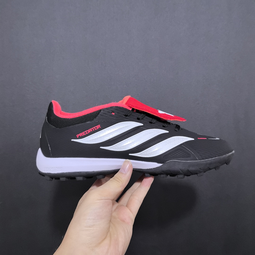 Adidas Predator 26 V12 TF